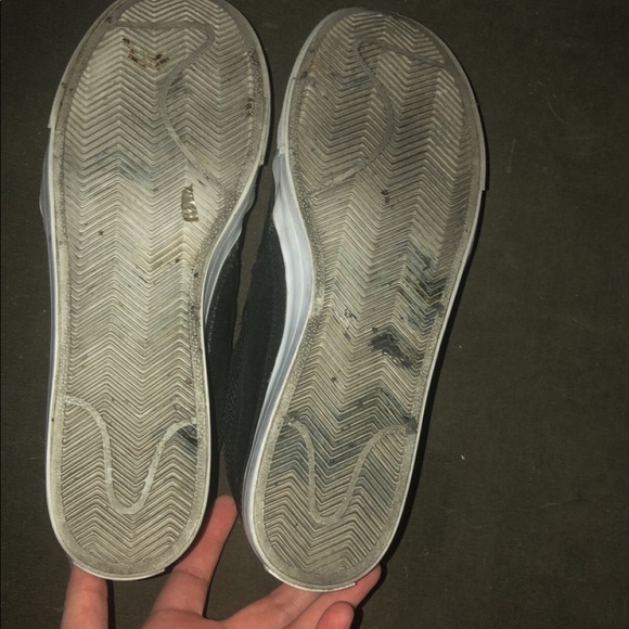 Black and white nike slip on shoes size 9.5 - Picture 6 of 7